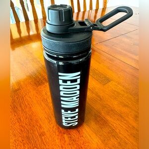 BRAND NEW Steve Madden water bottle